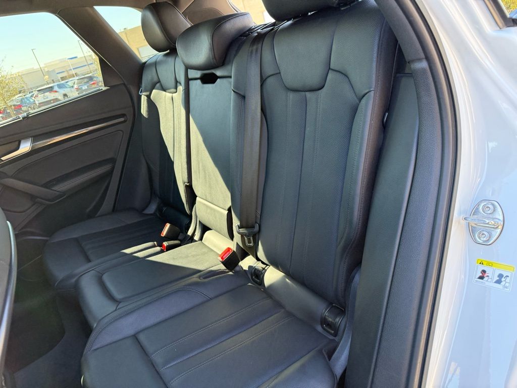 Thumbnail: 2019 Audi SQ5 - 22