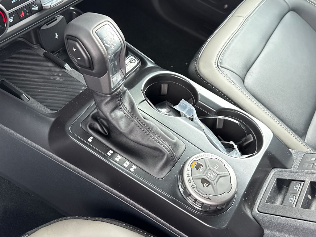 2026 Avalanche Gray Ford Bronco Outer Banks 4X4 SUV