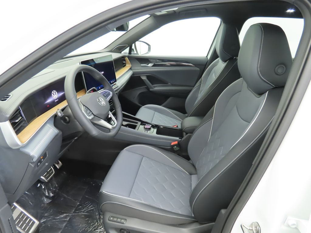 2025 Volkswagen Tiguan SE R-Line 21