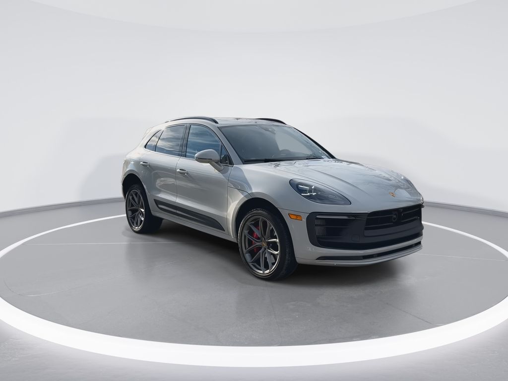 Thumbnail: 2023 Porsche Macan - 2