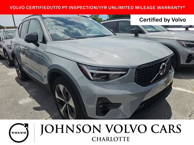 Vapour Gray Metallic 2026 Volvo XC40 B5 Plus AWD SUV / Crossover All-Wheel Drive Automatic