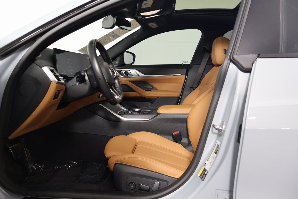 Thumbnail: 2025 BMW i4 - 10