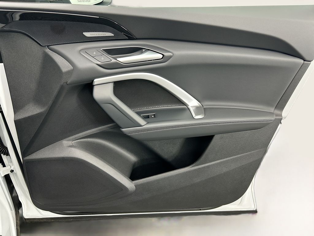 Thumbnail: 2025 Audi Q5 - 24