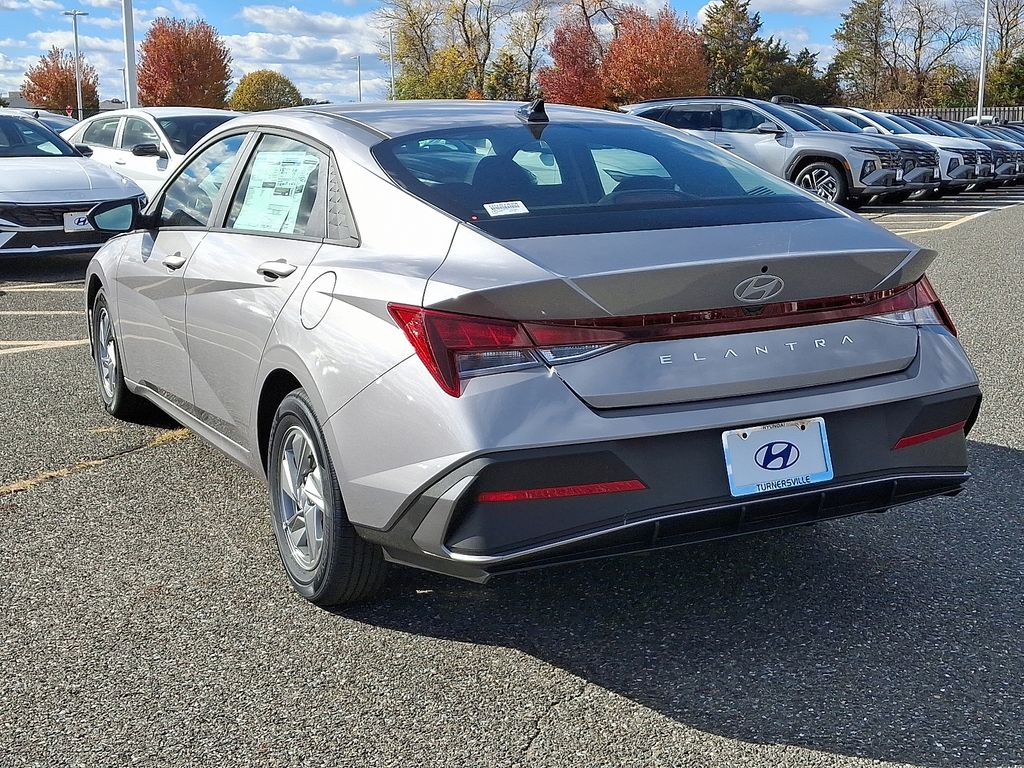 Thumbnail: 2026 Hyundai Elantra - 3