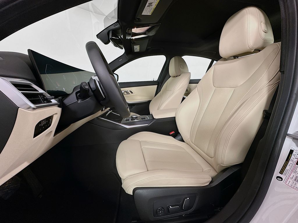 Thumbnail: 2026 BMW 3 Series - 16