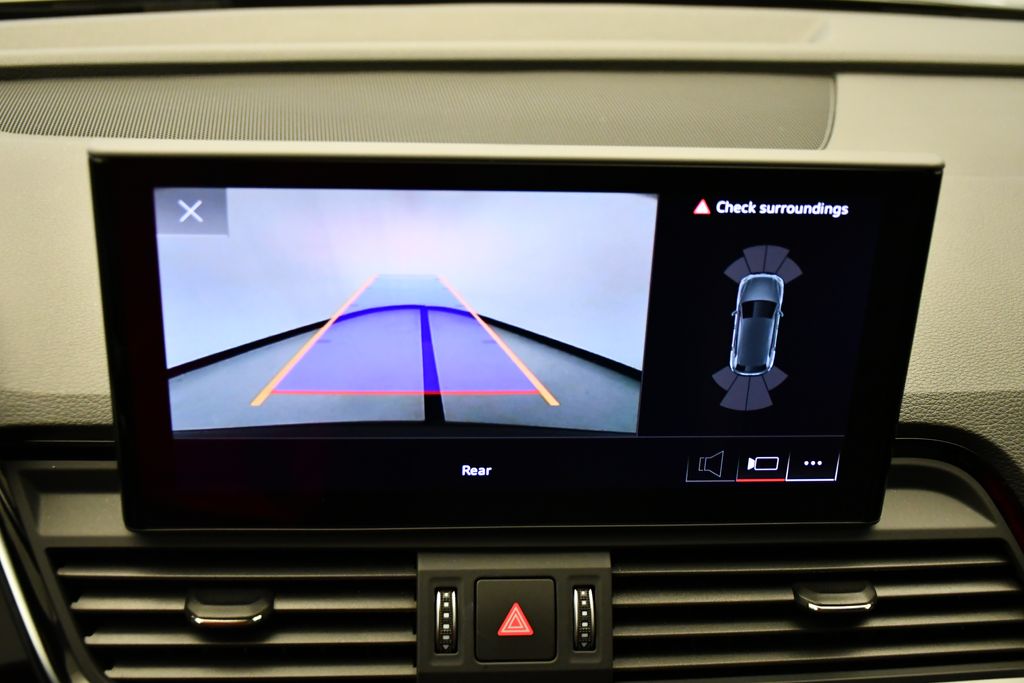 Thumbnail: 2023 Audi SQ5 - 25