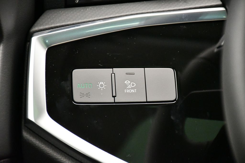 Thumbnail: 2025 Audi Q3 - 22