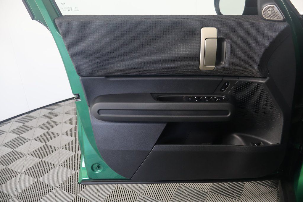 2025 MINI Cooper Countryman Base 12