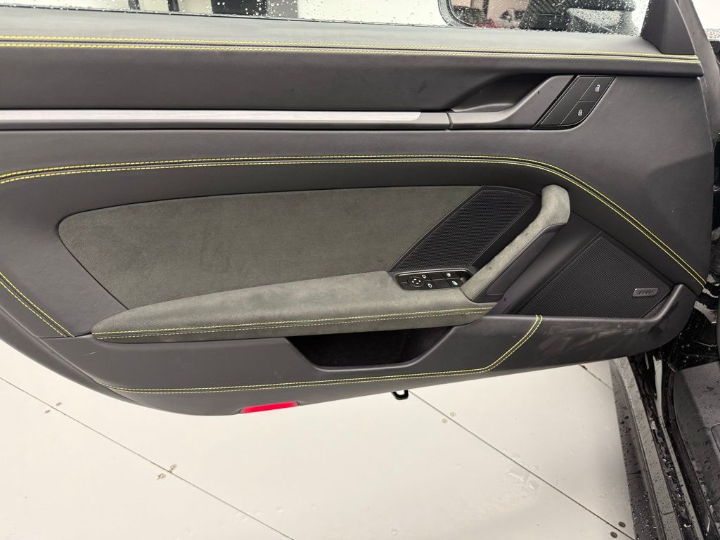 Thumbnail: 2024 Porsche 911 - 14