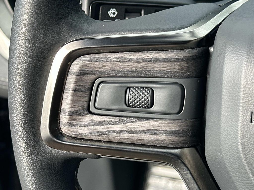 Thumbnail: 2022 Rivian R1S - 25