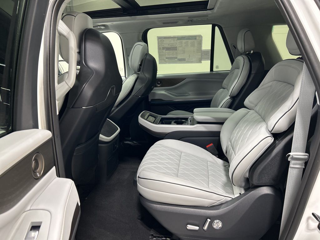 new 2026 Lincoln Navigator L car, priced at $138,045