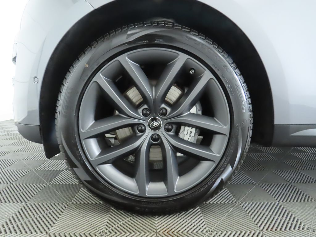 2025 Land Rover Range Rover Sport SE 32