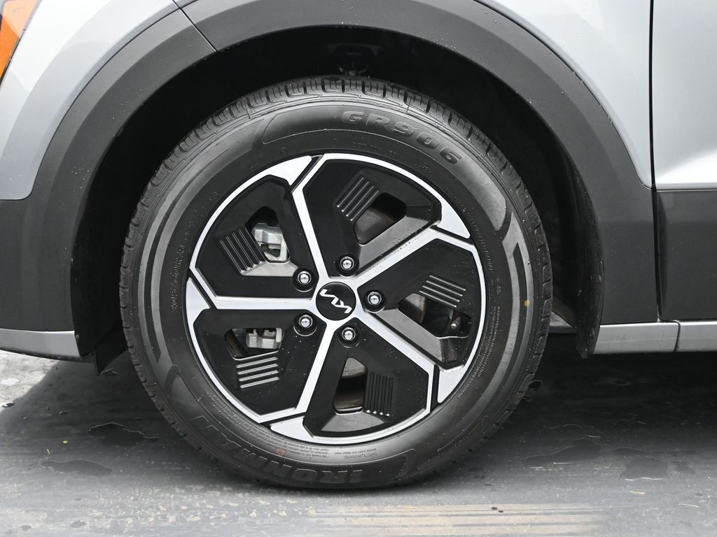 2023 Kia Niro LX