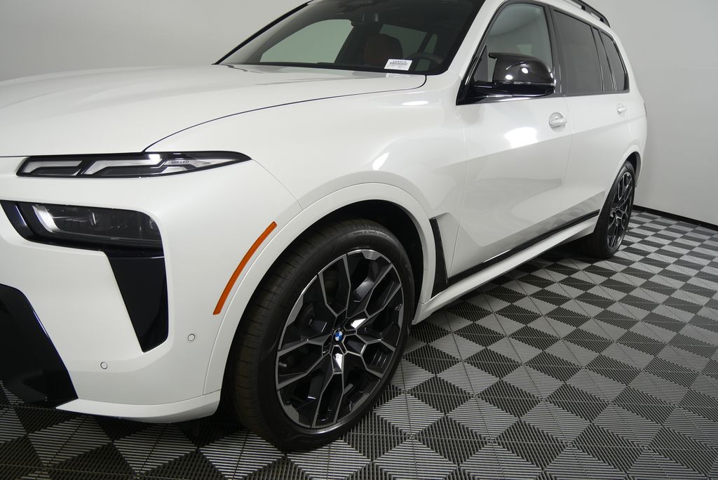 2026 BMW X7 M60i 7