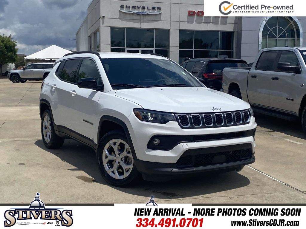 Bright White Clearcoat 2024 Jeep Compass SUV / Crossover Four-Wheel Drive 8-Speed Automatic