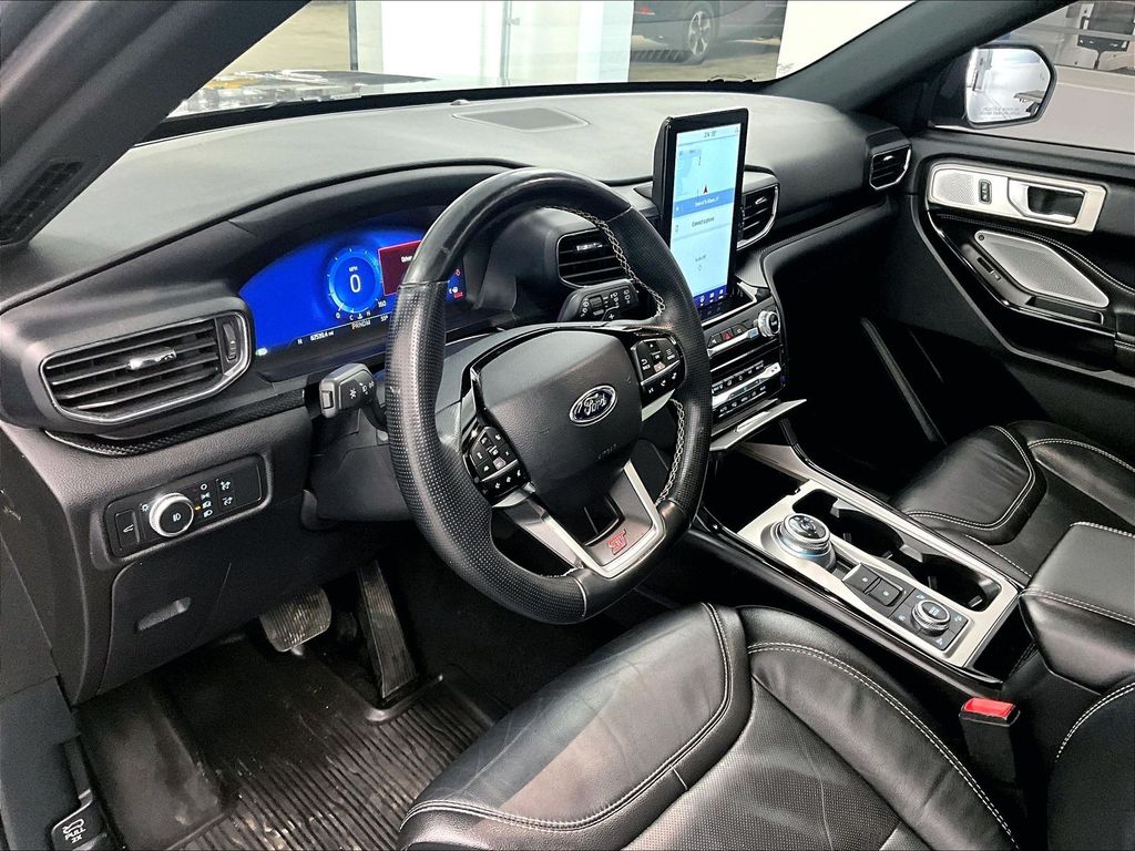 2021 Ford Explorer — photo 8