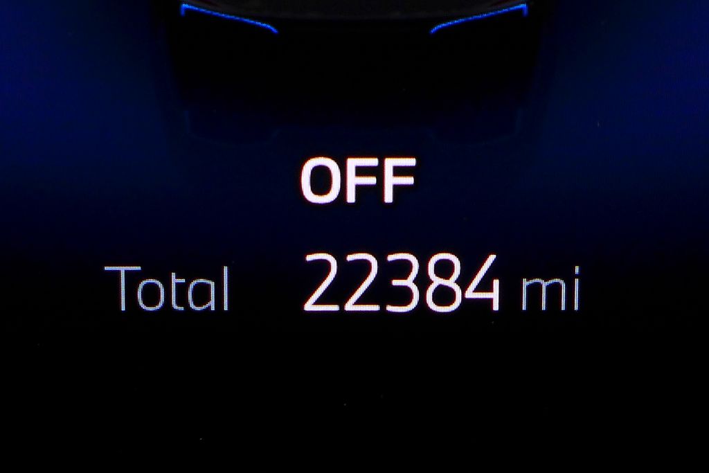 Thumbnail: 2023 BMW i4 - 32