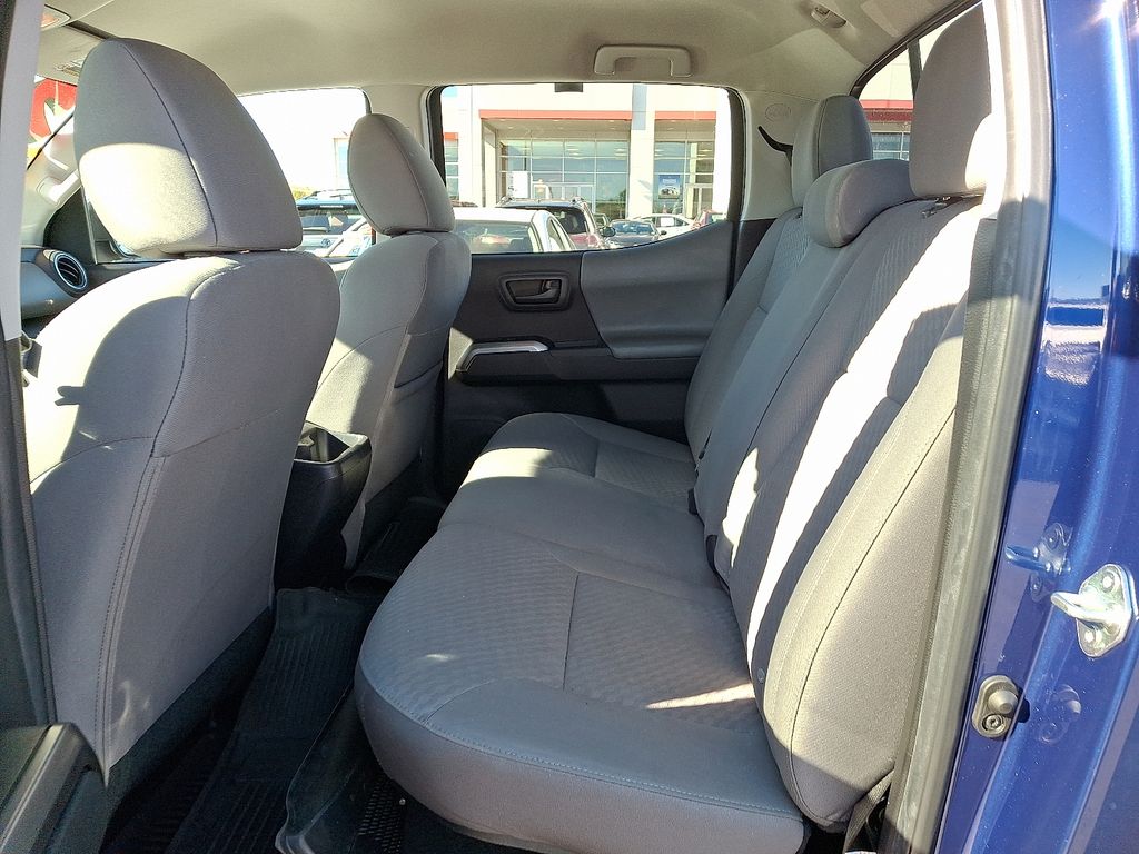 Thumbnail: 2022 Toyota Tacoma - 10