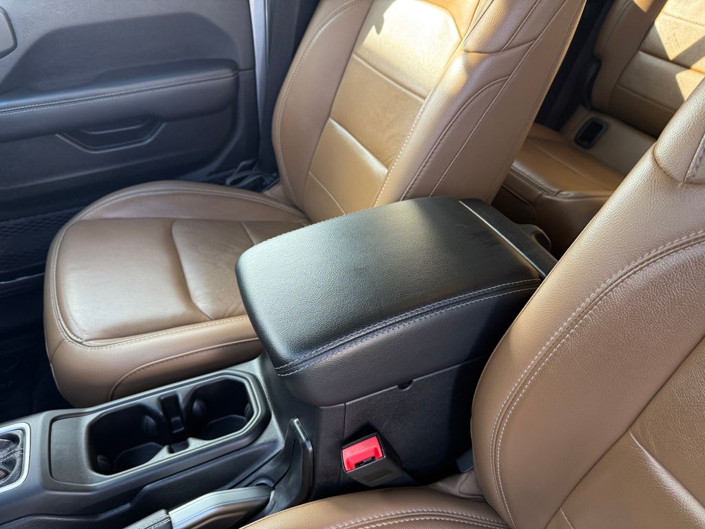 Certified Used 2020 Silver Jeep Overland image 66