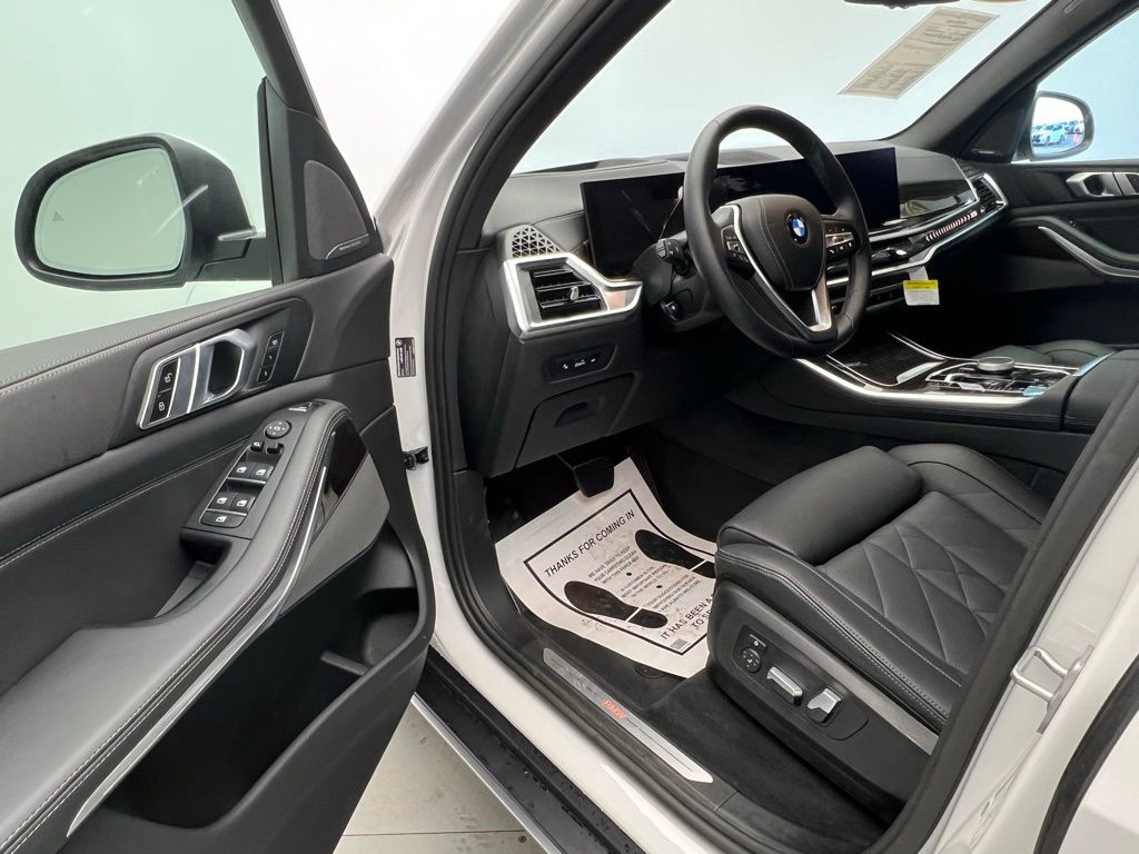 Thumbnail: 2025 BMW X5 - 22