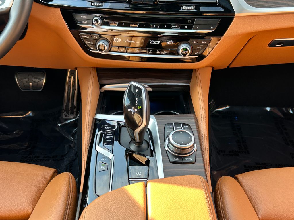 2022 BMW 5 Series 530e iPerformance 26