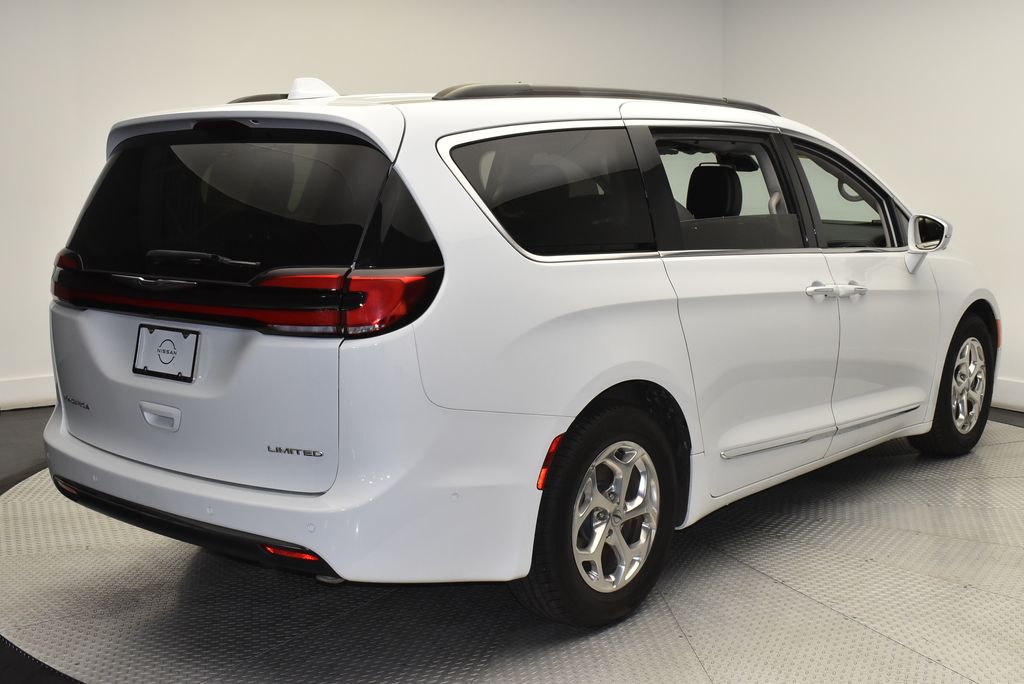 2022 Chrysler Pacifica Limited 5