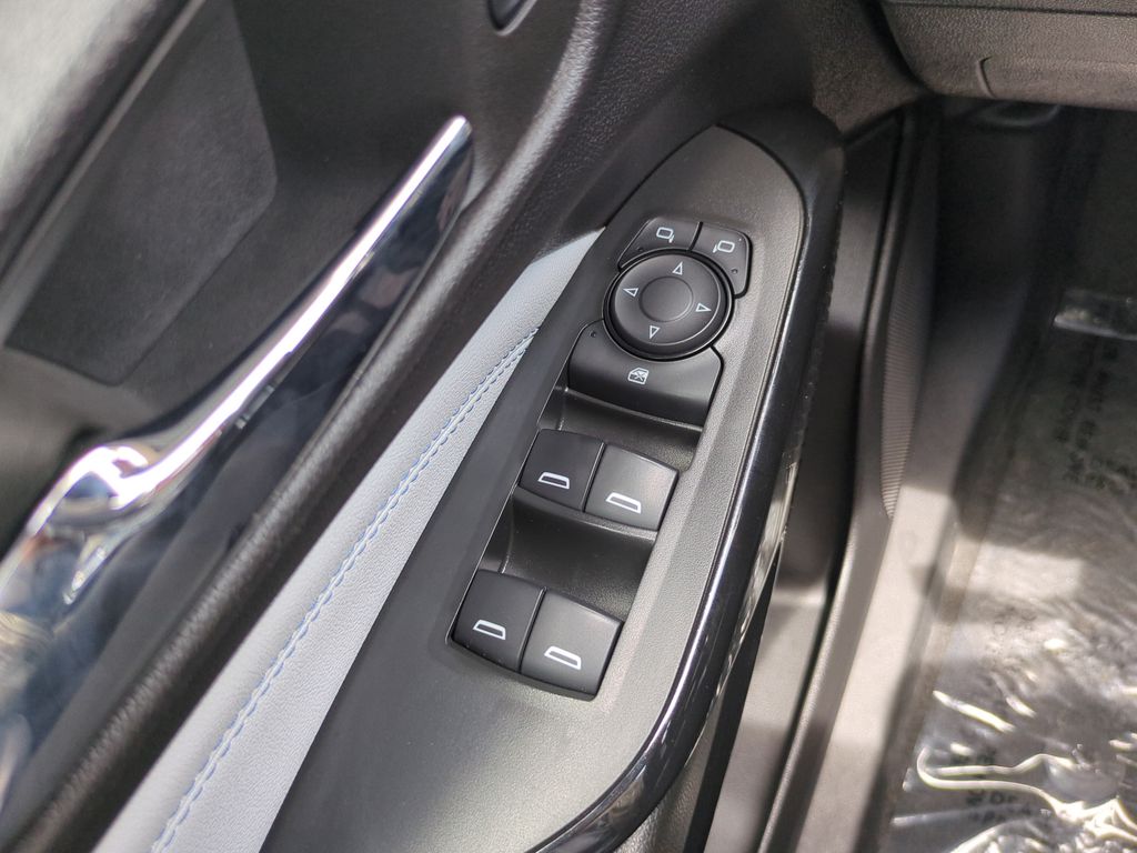 Used 2025 Gray Chevrolet LT image 17
