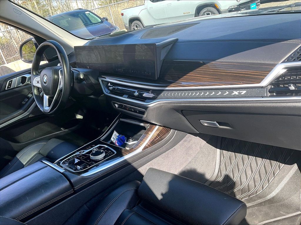 2024 BMW X7 — photo 14