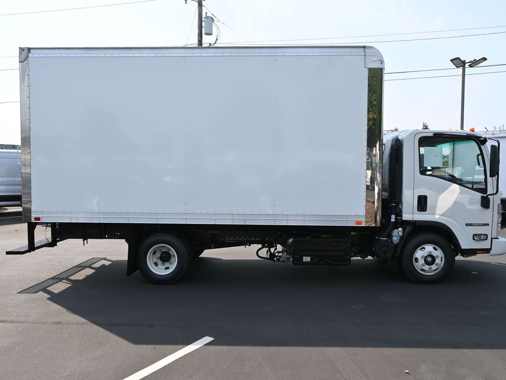 2024 Isuzu NPR HD 