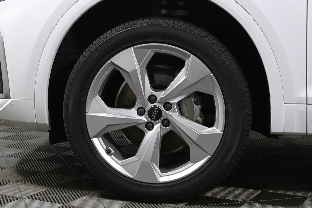 Thumbnail: 2023 Audi Q5 - 12