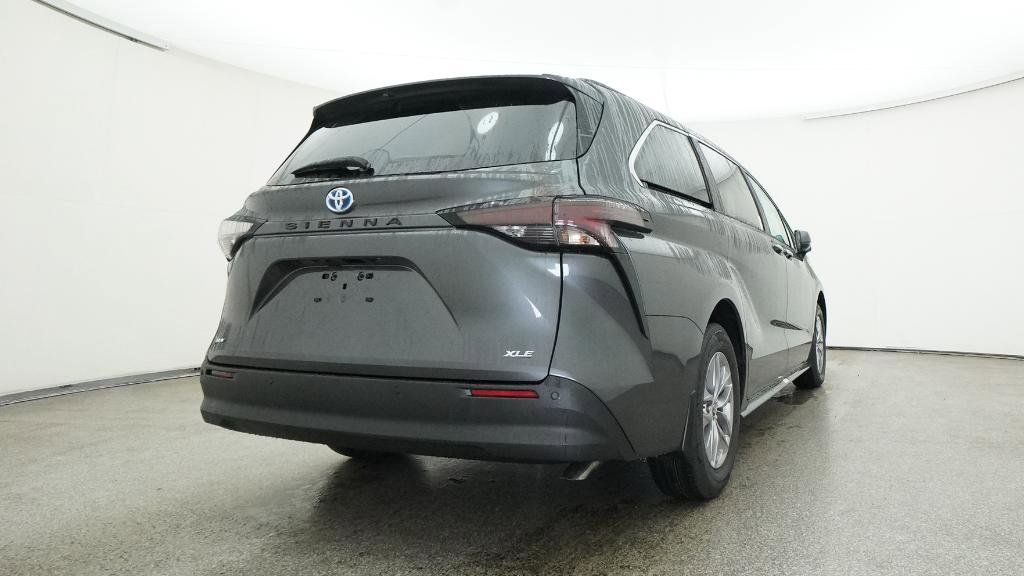 Thumbnail: 2025 Toyota Sienna - 29