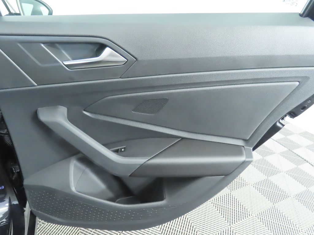 Thumbnail: 2025 Volkswagen Jetta - 27