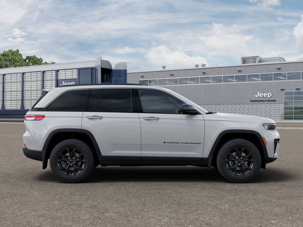 New 2026 White/off-white Jeep Laredo image 21
