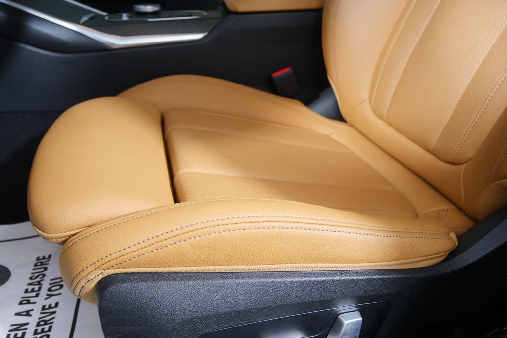 Thumbnail: 2023 BMW i4 - 11