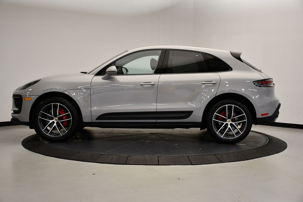 Thumbnail: 2024 Porsche Macan - 2