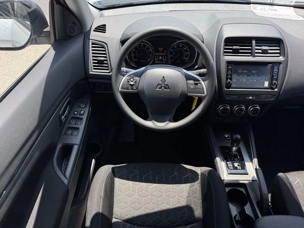 2025 Mitsubishi Outlander Sport ES photo 14