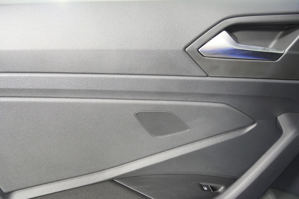 Thumbnail: 2023 Volkswagen Jetta - 14