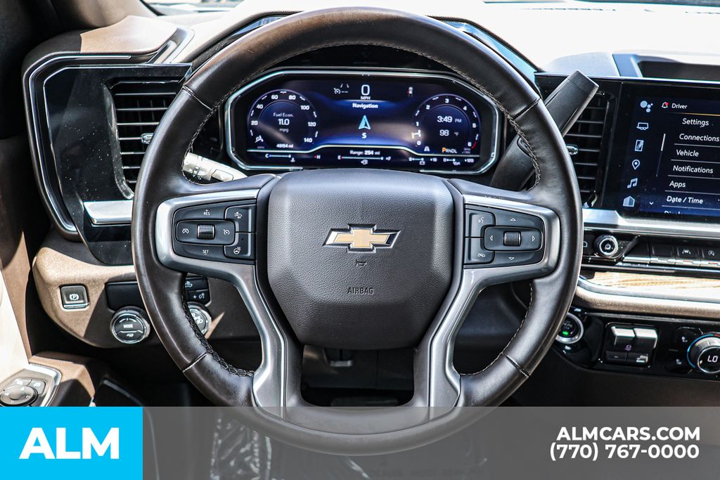 Used 2025 Gray Chevrolet LT/MT Certified image 29