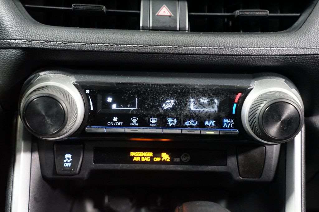 Thumbnail: 2020 Toyota RAV4 - 19