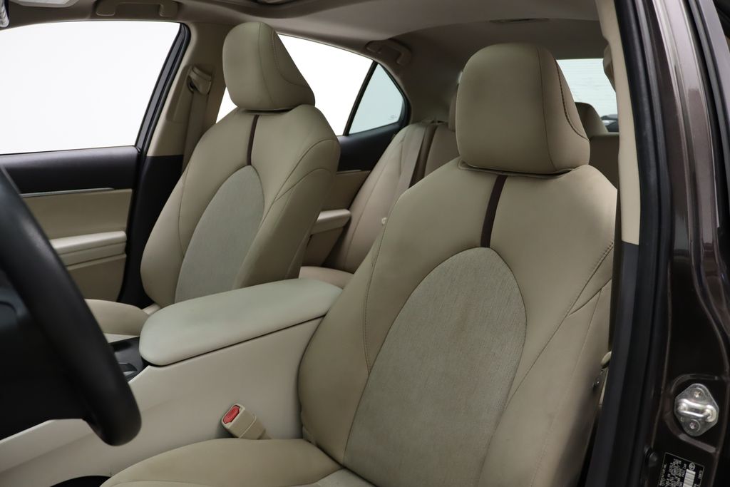 Thumbnail: 2018 Toyota Camry - 13