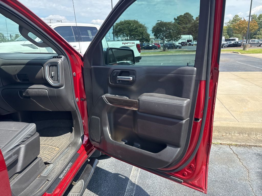 2021 Chevrolet Silverado 1500 LT photo 17