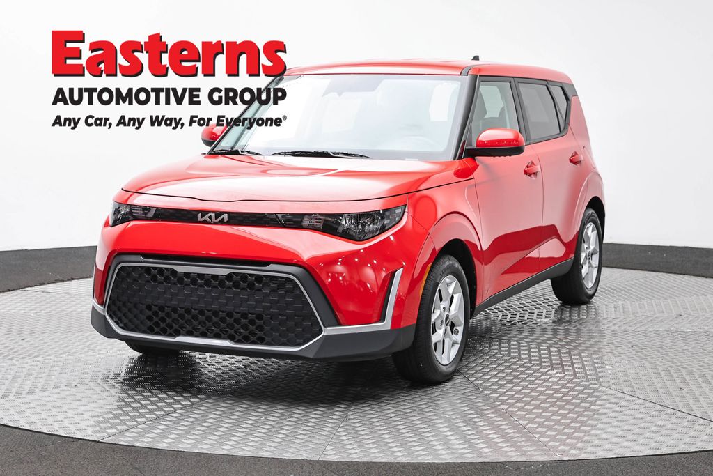 Inferno Red 2025 Kia Soul LX FWD SUV / Crossover Front-Wheel Drive Continuously Variable Transmission
