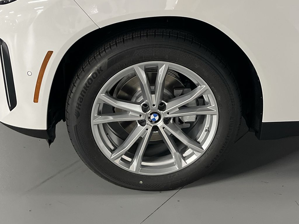 Thumbnail: 2025 BMW X3 - 10