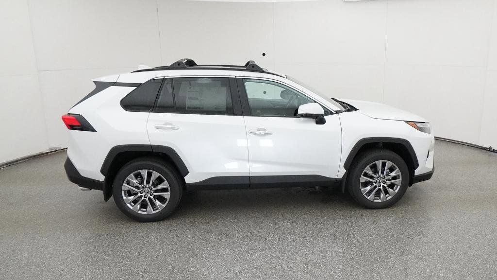 Thumbnail: 2025 Toyota RAV4 - 6