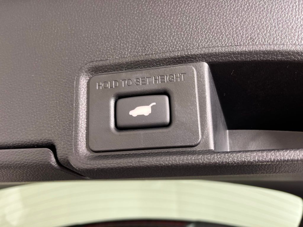 Thumbnail: 2026 Acura RDX - 21