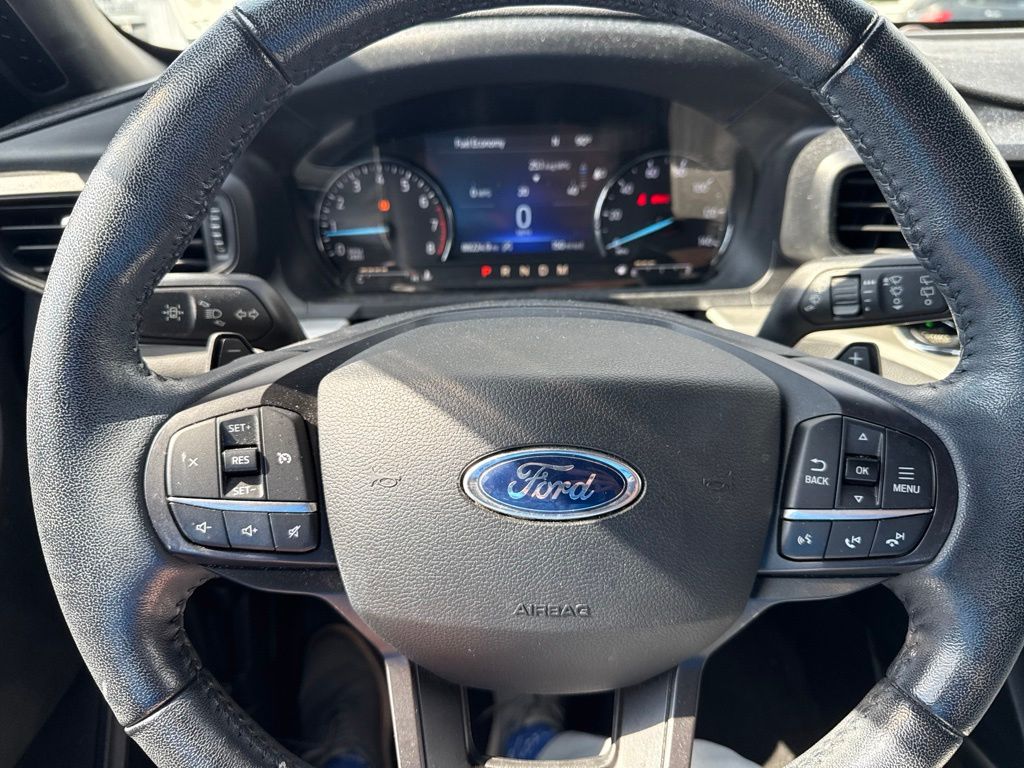 Used 2020 Silver Ford XLT image 3