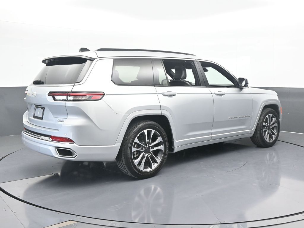 Used 2024 Silver Zynith Jeep Overland image 6