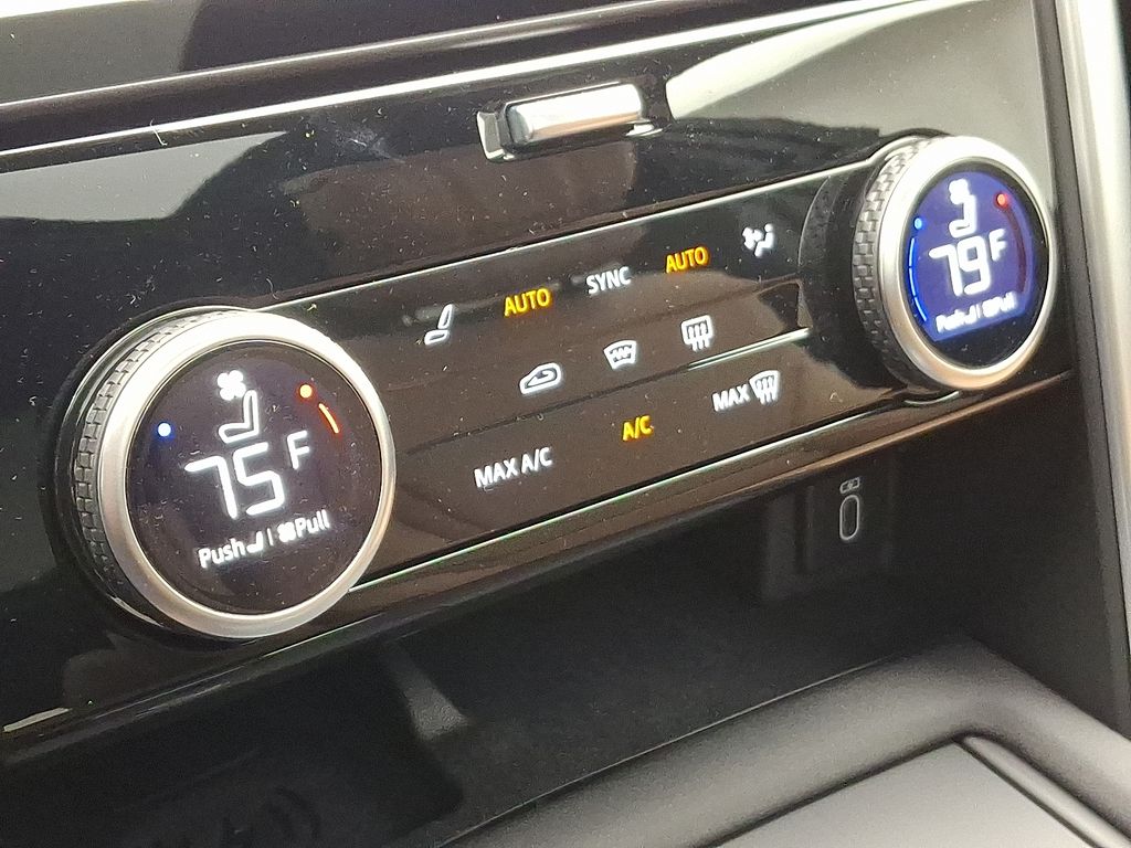 Thumbnail: 2026 Land Rover Discovery - 13