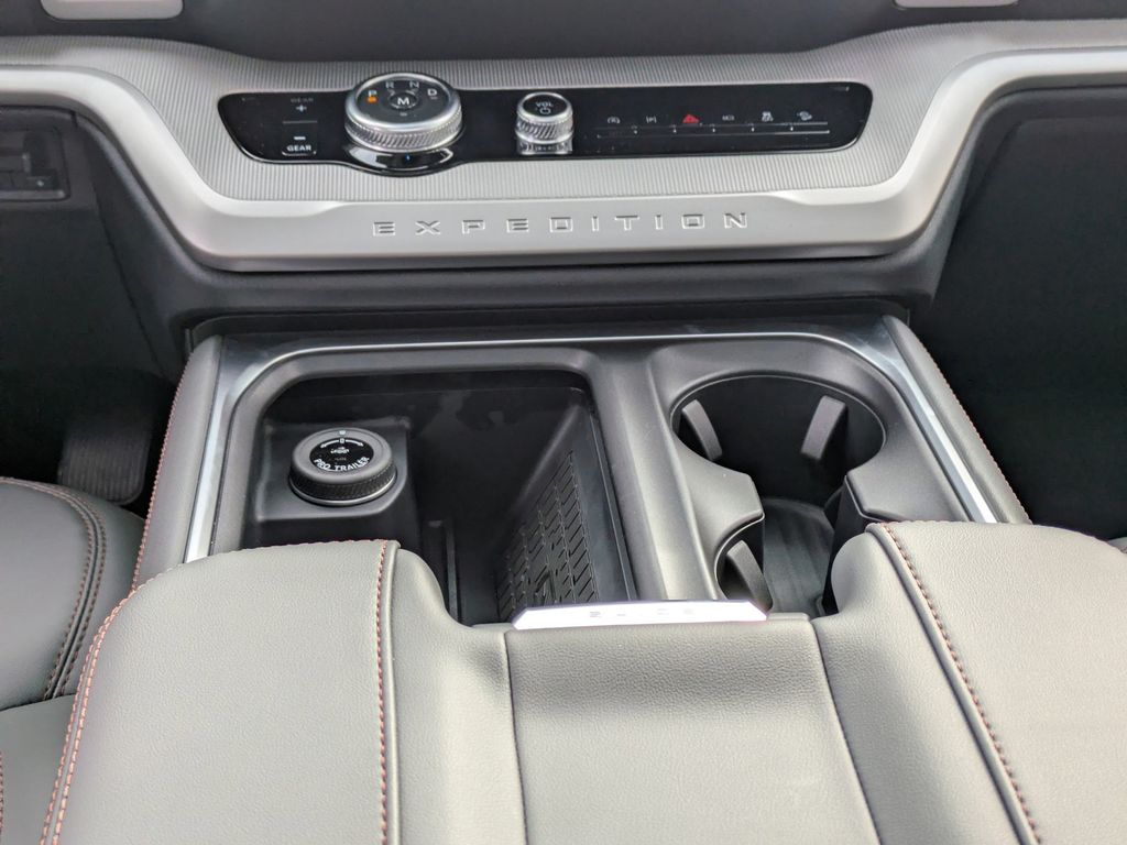 2025 Ford Expedition Active MAX