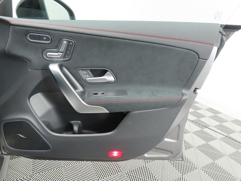 2025 Mercedes-Benz CLA 45 AMG 25